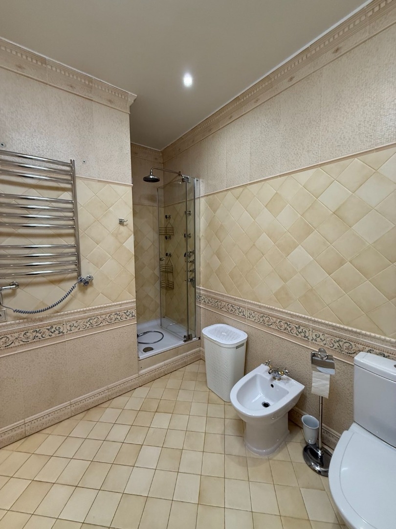 продажа трехкомнатной квартиры номер A-173525 в Приморском районе, фото номер 19